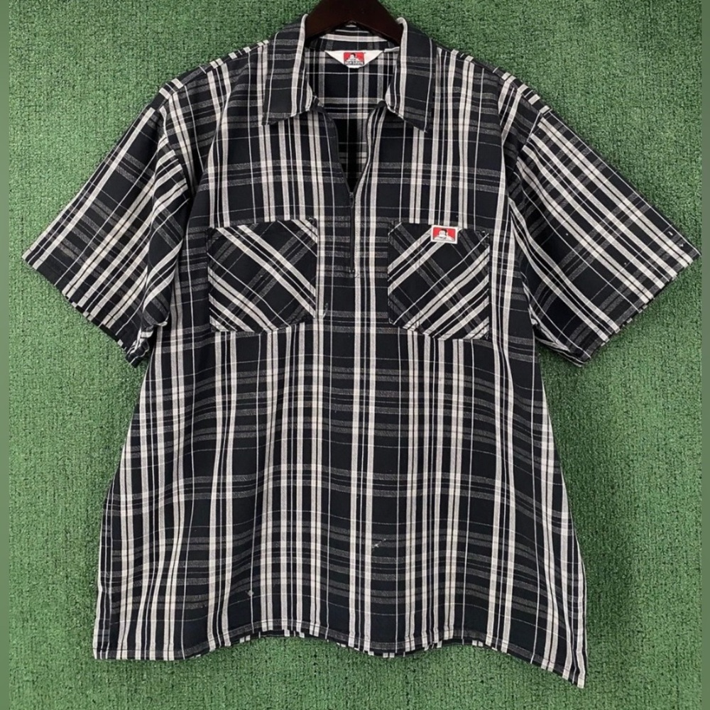 Black & White Plaid Short-Sleeve Men’s Work Shirt